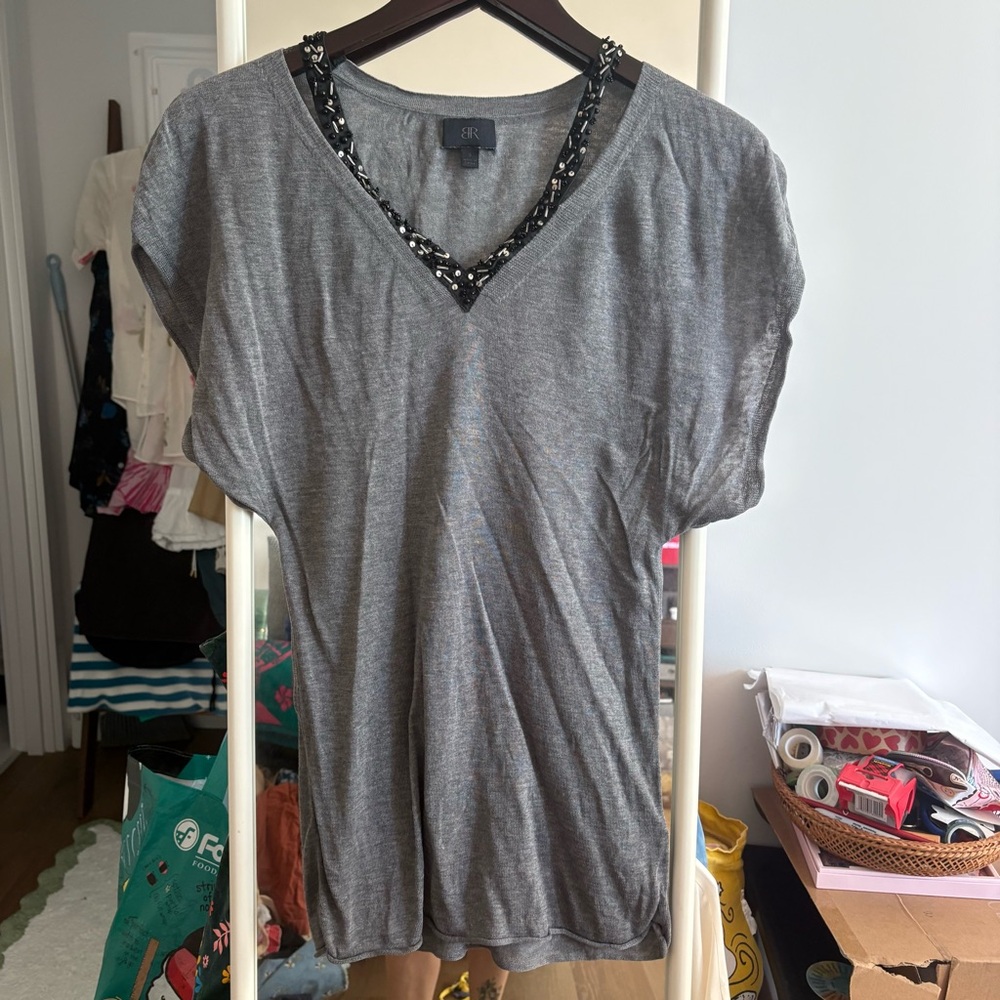 Banana Republic 2010 silk blend Short Sleeve V-Neck Top with Embellishment